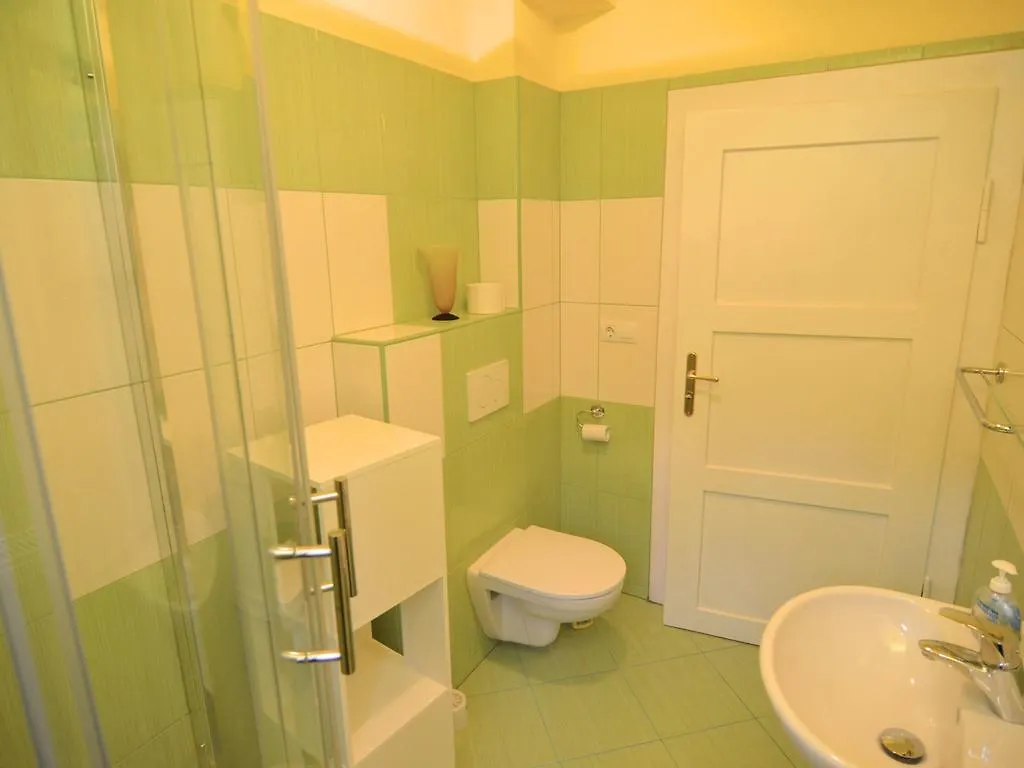 Spacious Villa near Forest in Buchet Lam Ferienhaus