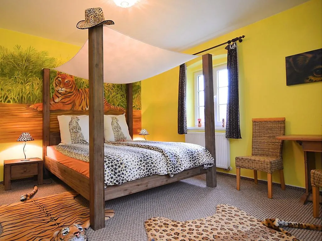 Spacious Villa near Forest in Buchet Lam