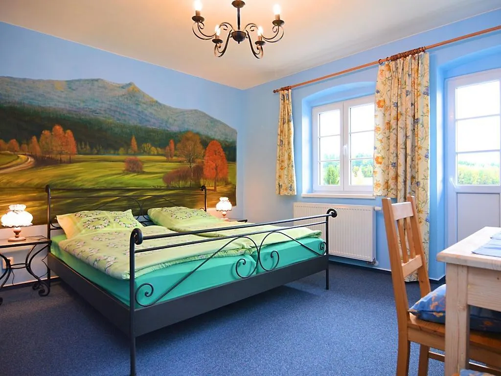Spacious Villa near Forest in Buchet Lam Ferienhaus
